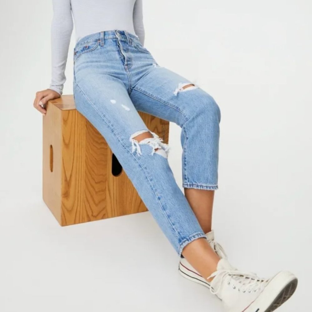 Levi's Premium Wedgie Straight Jeans in Tango Fray